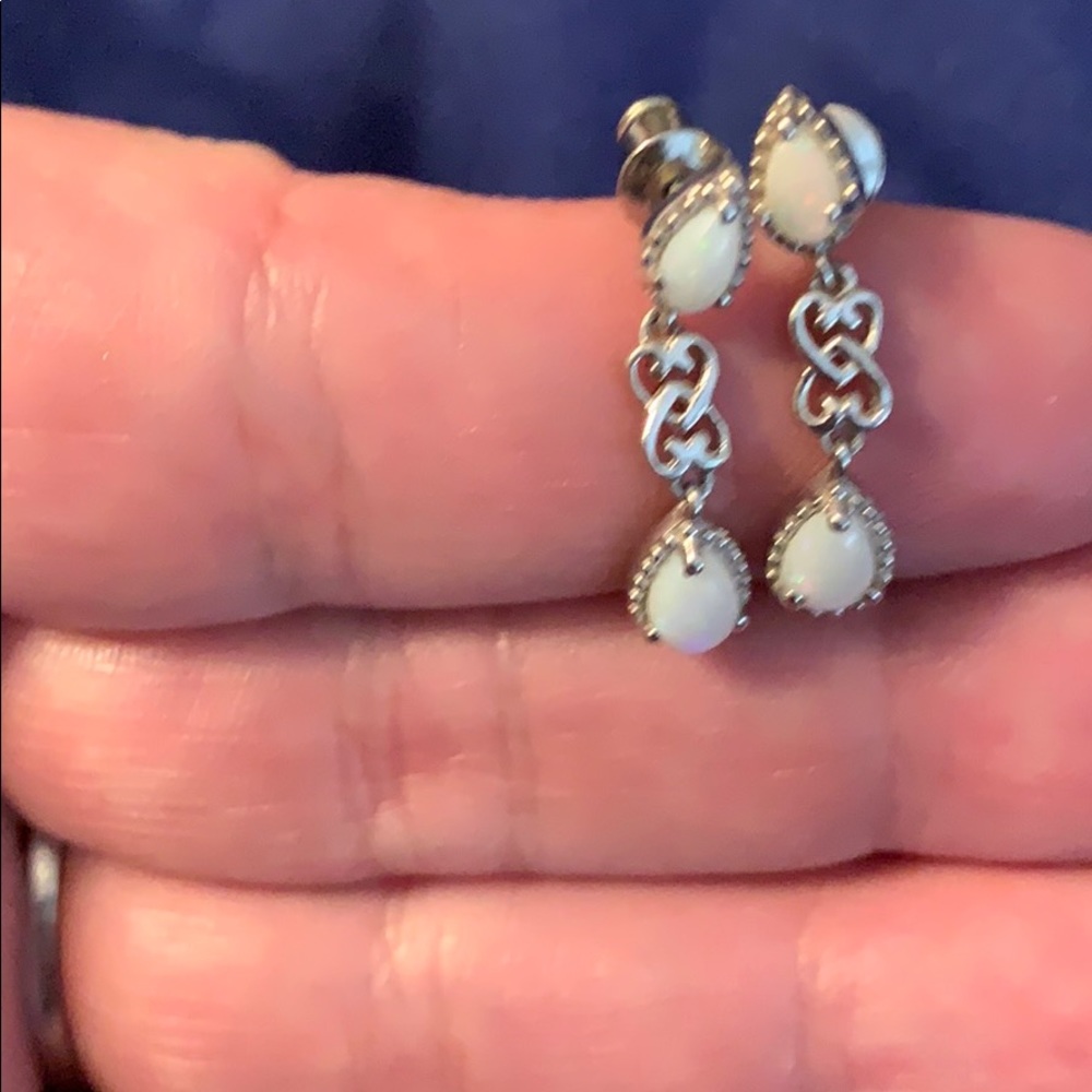 Dangle earrings - Picture 2 of 2